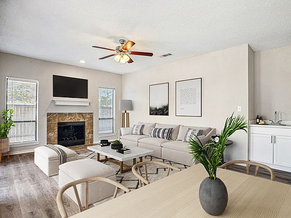 4th image of 5013 Peninsula Way #101
