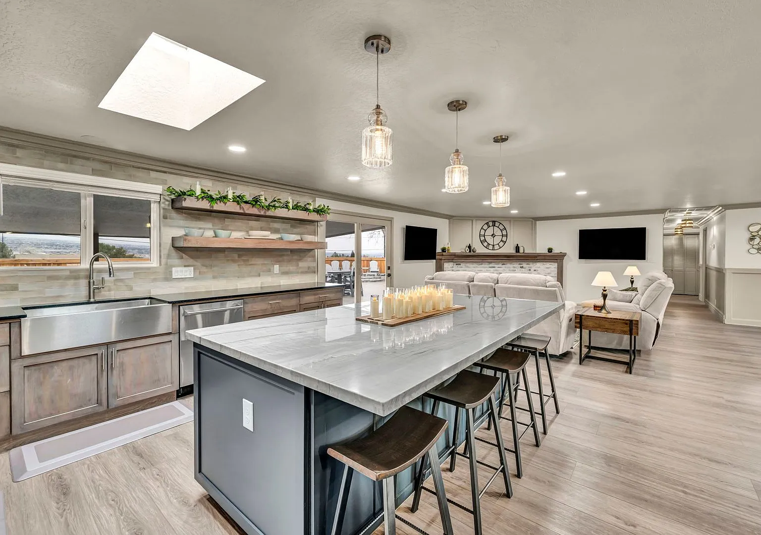 Single-Level Fully Furnished South Reno Retreat With Sweeping Mountain Views, Hot Tub & High-End ... — Photo 1