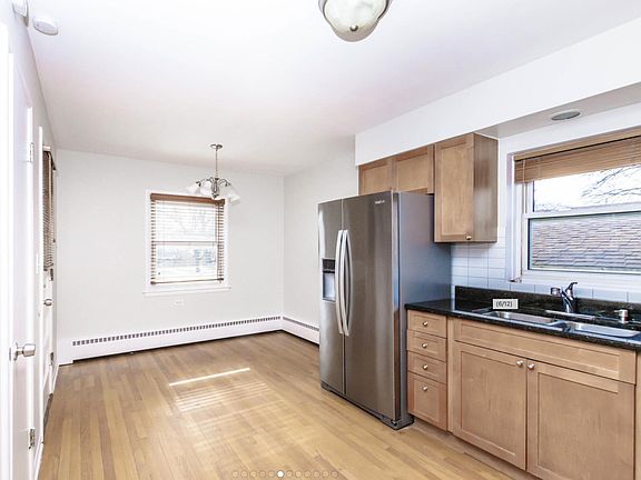 4th image of 6638 N Northwest Hwy APT 2W