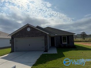 213 Clear Creek Dr, Decatur, AL 35603