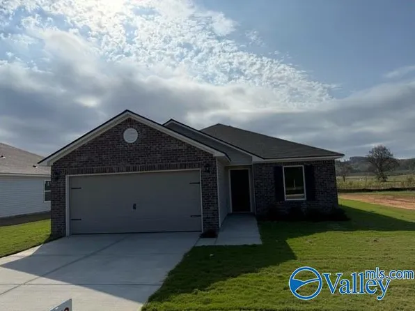 213 Clear Creek Dr, Decatur, AL 35603