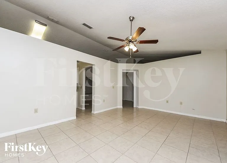 815 Adour Dr — Photo 4