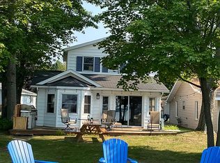 375 Old Trail Dr, Houghton Lake, MI 48629