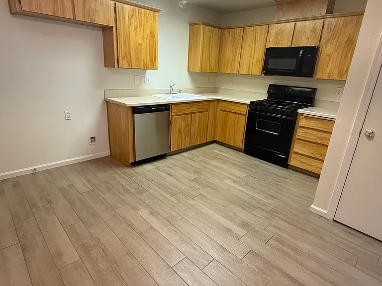 2896 Bright St #2896 — Photo 2