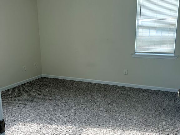 4th image of 1525 Classic Dr APT B