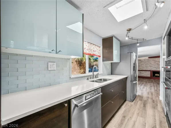 3211 Sundown Dr, Las Vegas, NV 89169