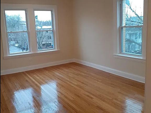 5th image of 3220 N Wolcott Ave APT 3