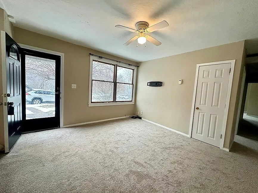 2 bed, $1,200 — Photo 3
