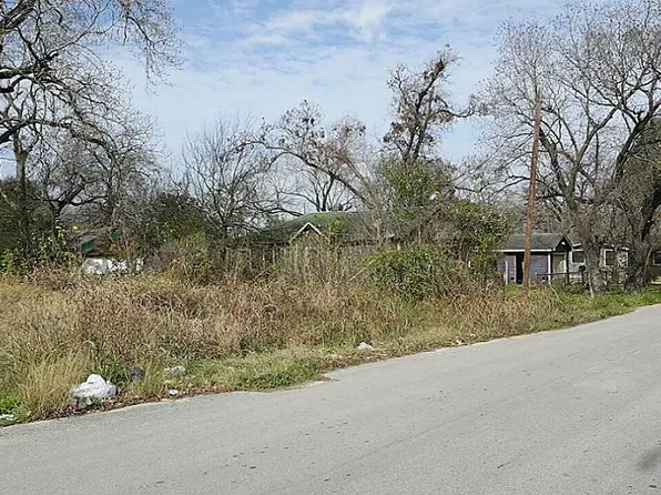 2301 Sakowitz St, Houston, TX 77020