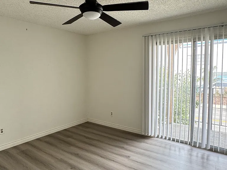 16941 Green Ln #8 — Photo 18