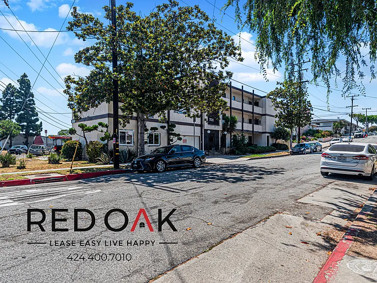 700 Glenway Dr #7 — Photo 17