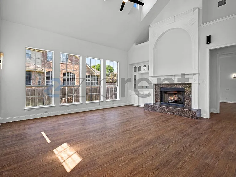 4509 Brittany Dr — Photo 9