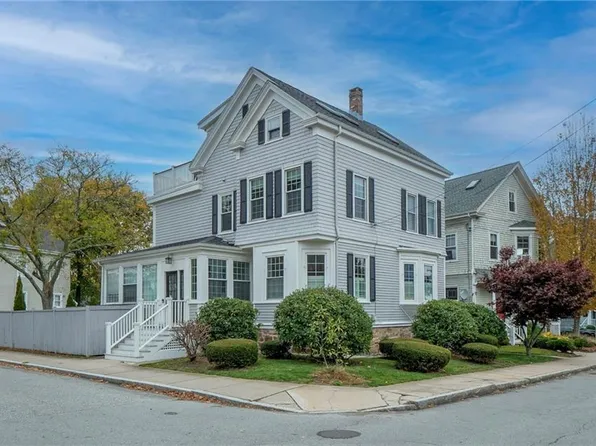 1 Bradford Ave, Newport, RI 02840