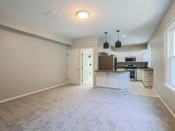 4th image of 568 Delta Ave