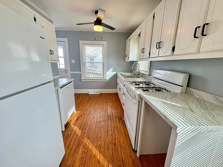 626 N Lunenburg Ave — Photo 1