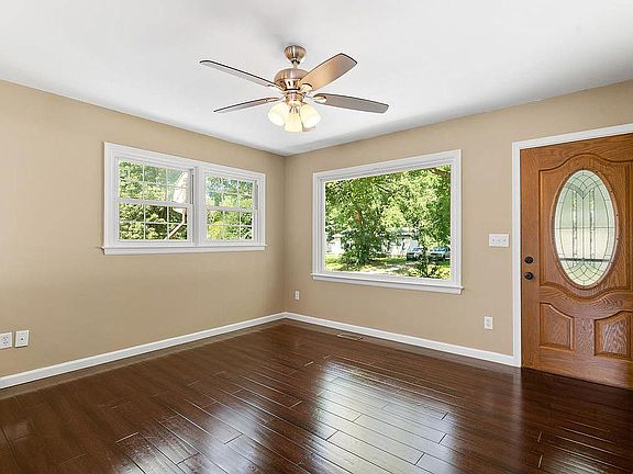 4th image of 5508 Larch St