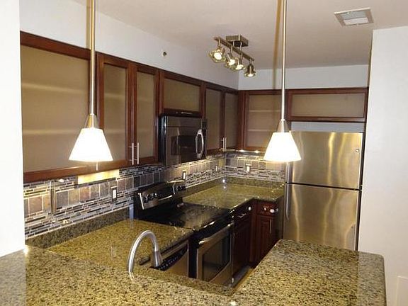 3rd image of 3176 Summit Square Dr Unit 4-E10
