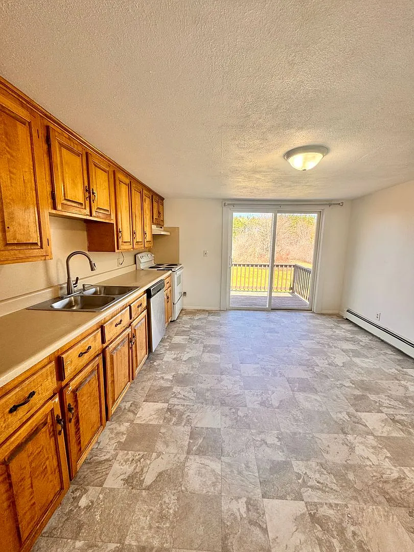 7 Rocky Hill Rd — Photo 2