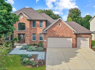 2708 Stevenson Dr, Bloomington, IL 61704