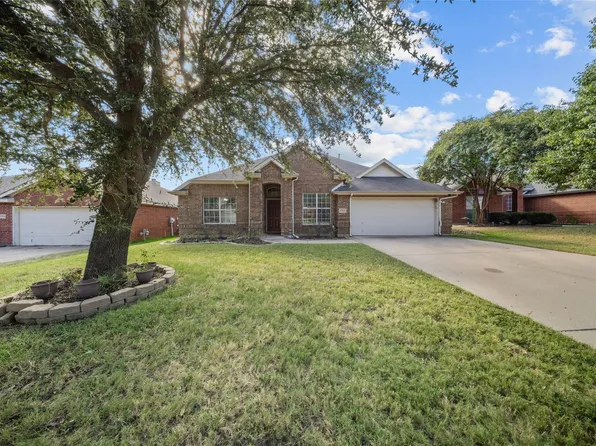 1303 Maple Terrace Dr, Mansfield, TX 76063