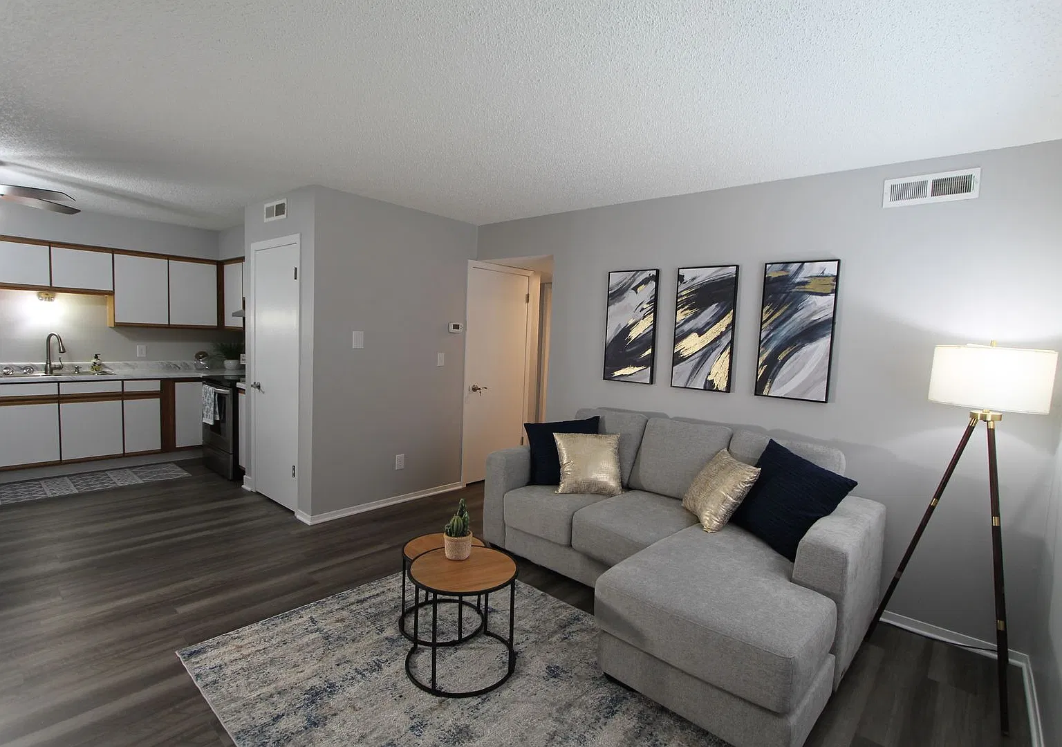 The Cumberland of Columbus. Modern look in a convenient location 1 & 2 bedroom apartments. Pet fr... — Photo 4