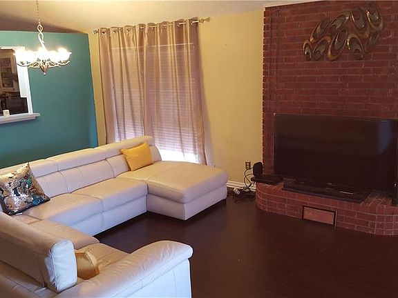 3rd image of 1149 Rosewood Ln