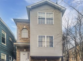 788 S 17th St, Newark, NJ 07103