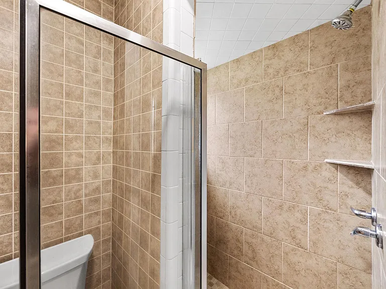 2211 Turtle Creek Dr — Photo 14