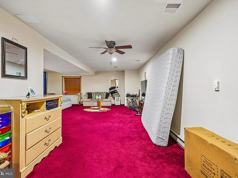 390 Auburn Ct — Photo 24