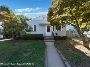 6 Manchester Ave, Keyport, NJ 07735