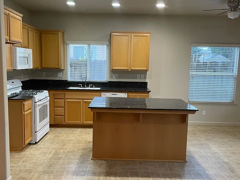3309 S Rose Brook Dr — Photo 18