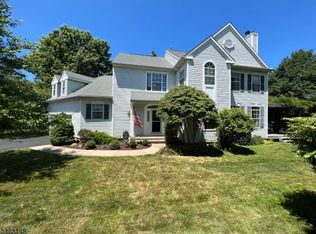 43 Hansom Rd, Basking Ridge, NJ 07920