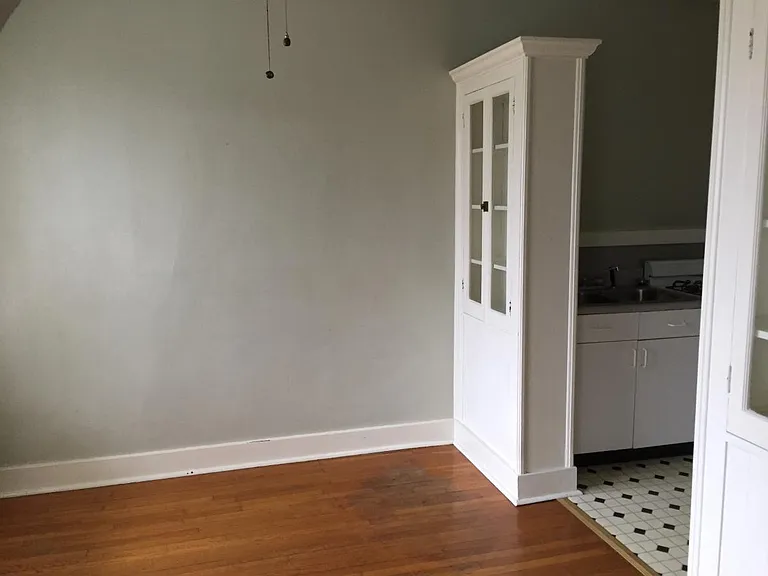 2517 Grove Cir — Photo 6