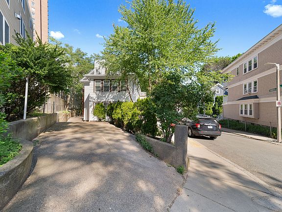 5th image of 9 Parkwood Ter #2