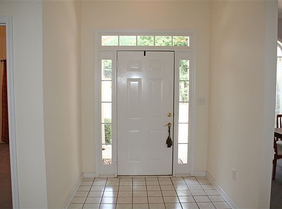 3rd image of 405 Crescent Dr