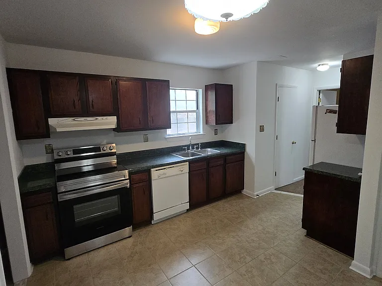 5012 Cedarbend Ln — Photo 4
