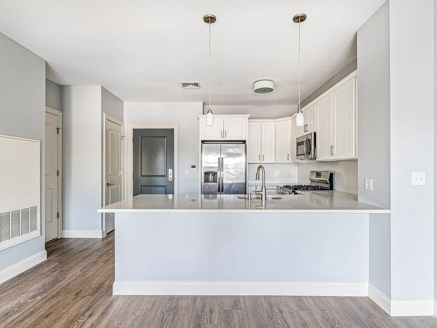 Four Winds Apartments — Photo 1