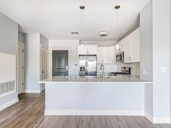 Four Winds Apartments
