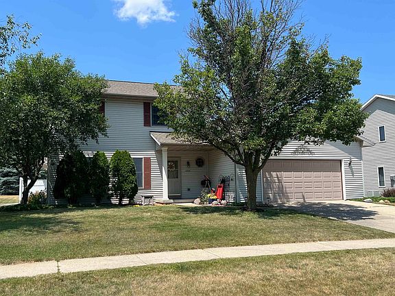 3rd image of 4403 Tanglewood Dr