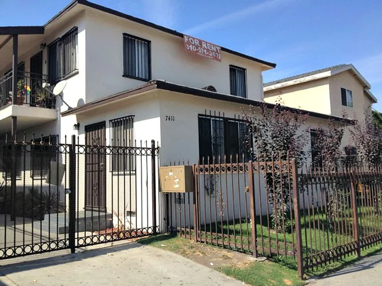 7411 S Hoover St — Photo 2