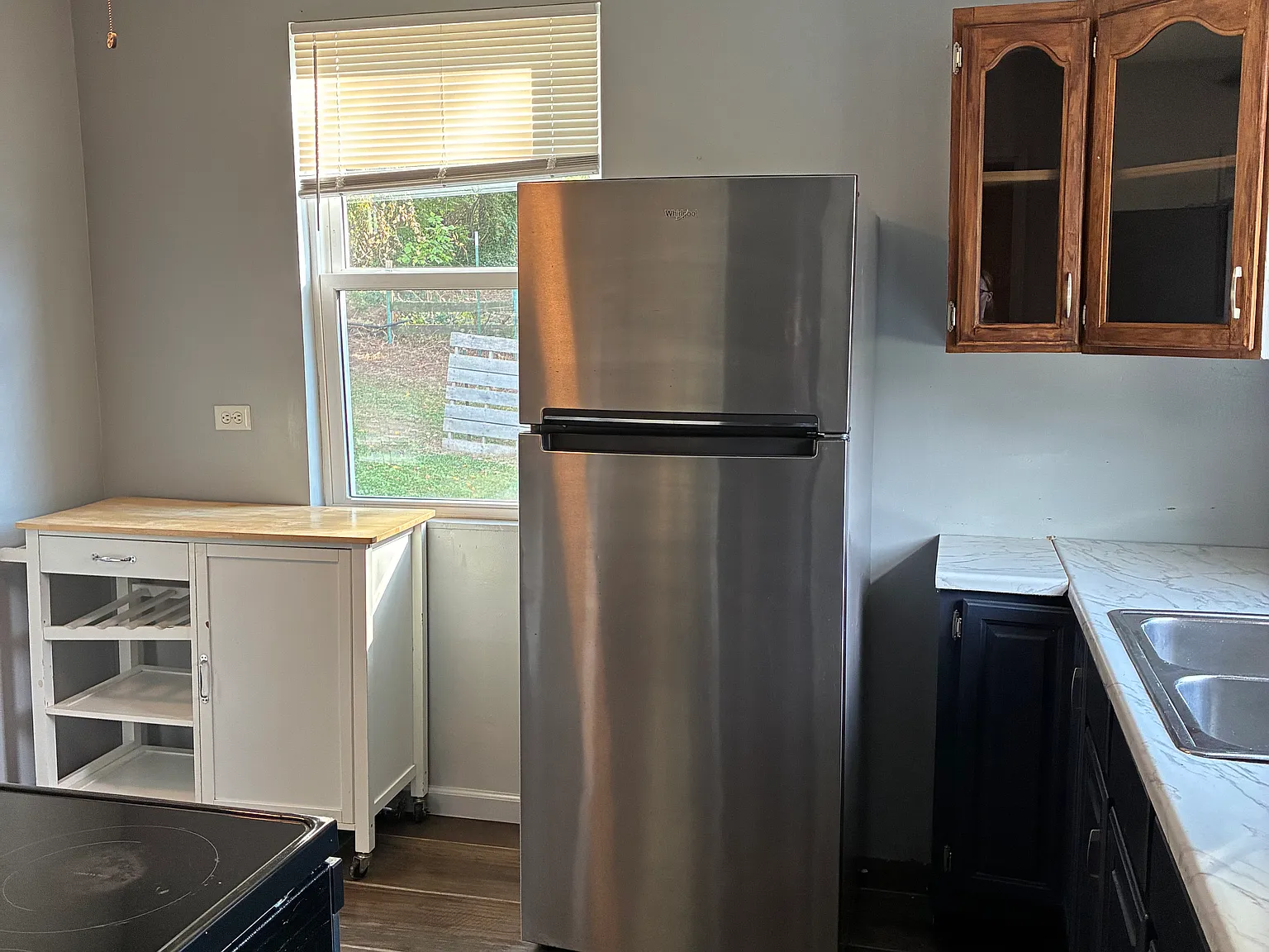 3 bed, 1000 sqft, $1,600 — Photo 3