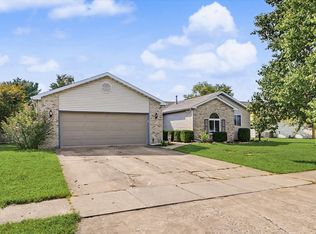 603 Laurel Dr, Saint Joseph, IL 61873