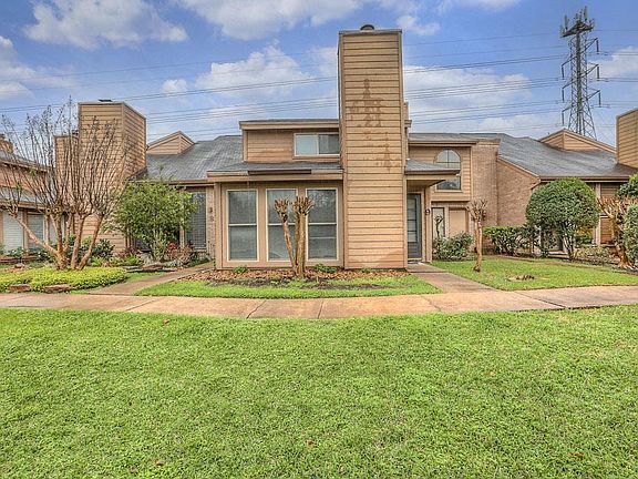 2nd image of 10811 Greenwillow Dr #9
