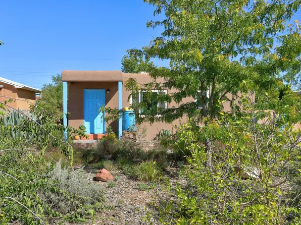 2201 Milton Ct NW, Albuquerque, NM 87104