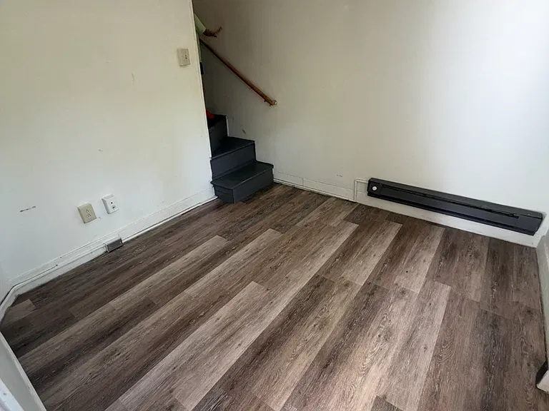 128 E Main St — Photo 7
