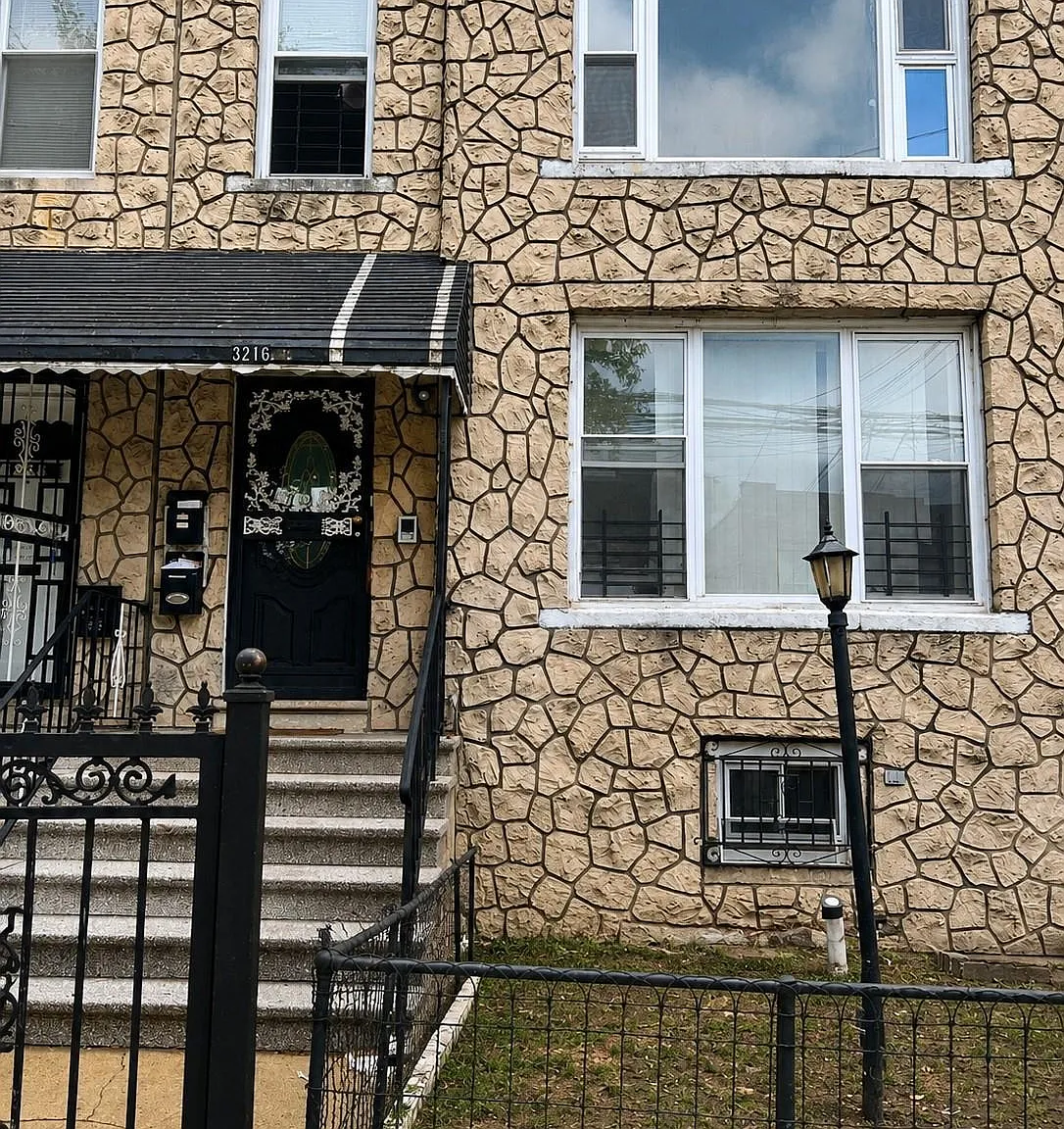 3216 Seymour Avenue, New York, NY 10469 — Photo 1