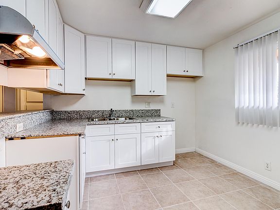 4th image of 1102 E G St APT 3
