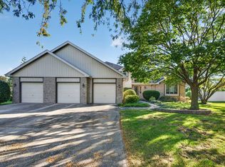 406 Buckingham Pl, Shorewood, IL 60404