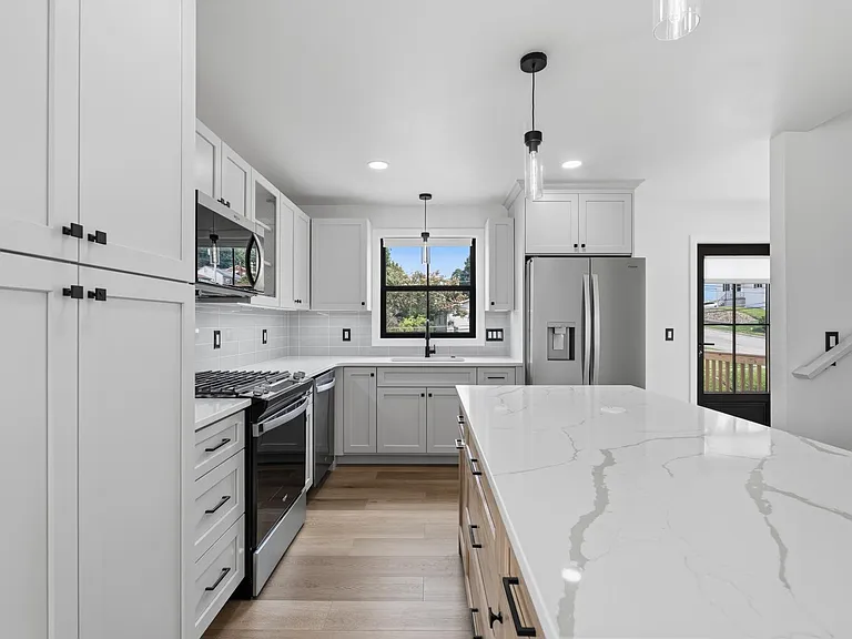 521 Harmony Rd — Photo 12