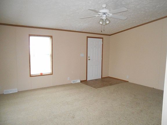 5th image of 88 Cardinal Dr